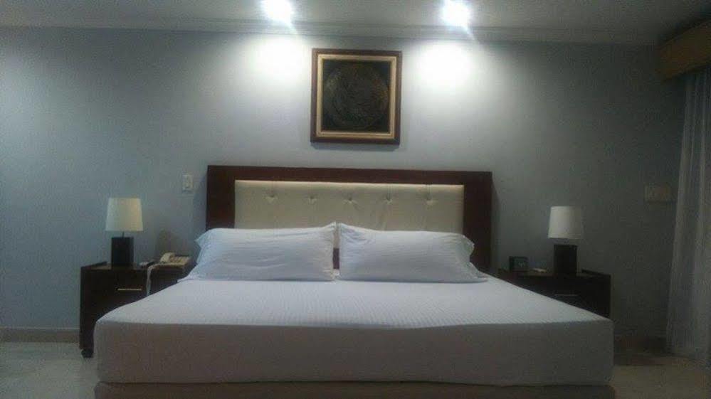 Casa Bella Suites กาลี ภายนอก รูปภาพ