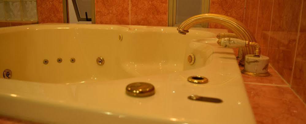 Casa Bella Suites กาลี ภายนอก รูปภาพ