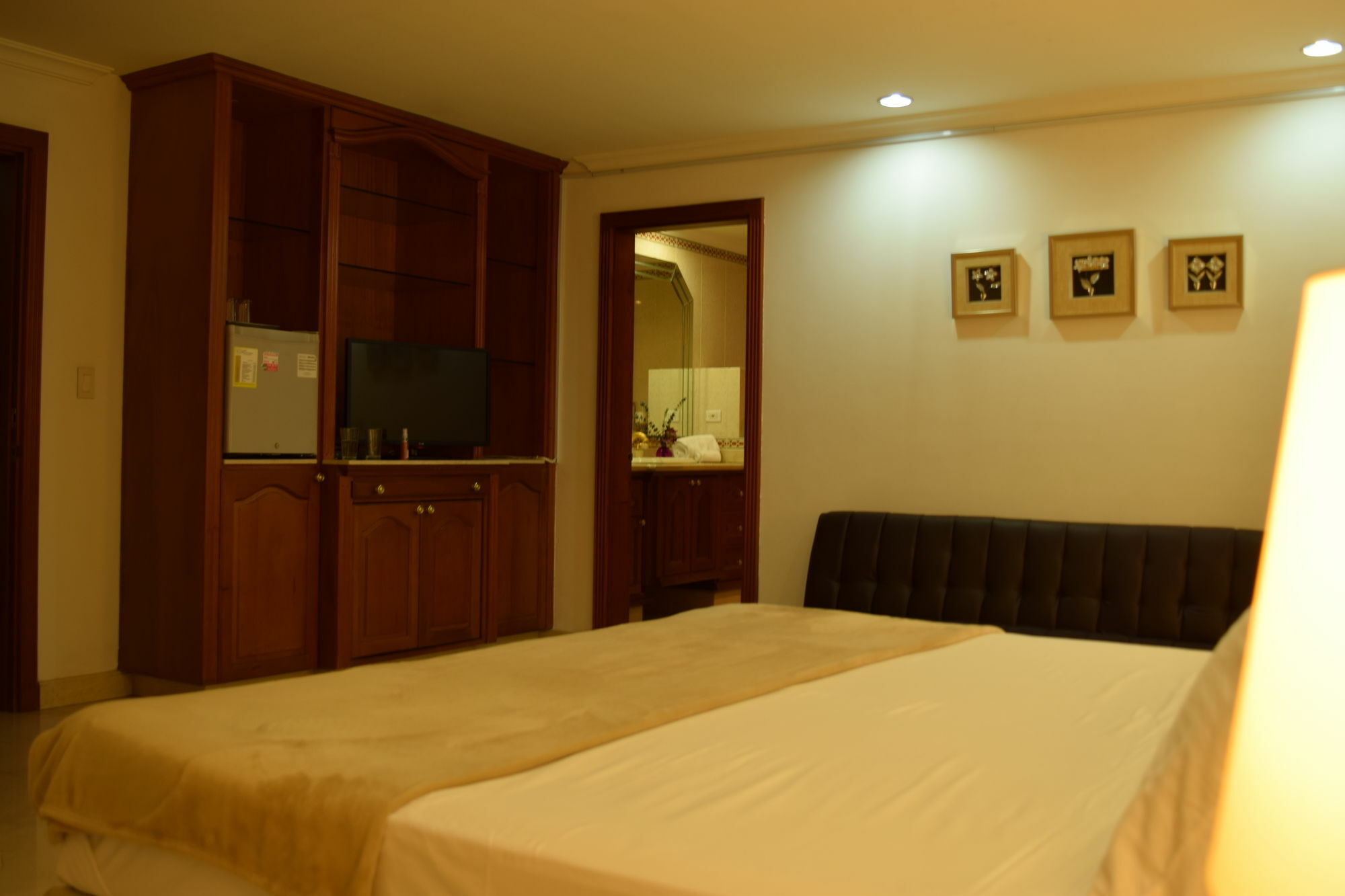 Casa Bella Suites กาลี ภายนอก รูปภาพ